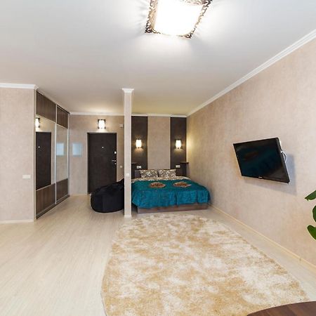 Studio Apartment On Bazhana Kiev Ngoại thất bức ảnh