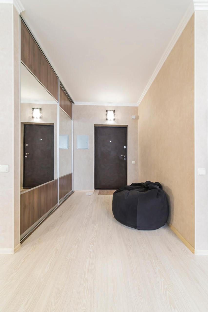 Studio Apartment On Bazhana Kiev Ngoại thất bức ảnh