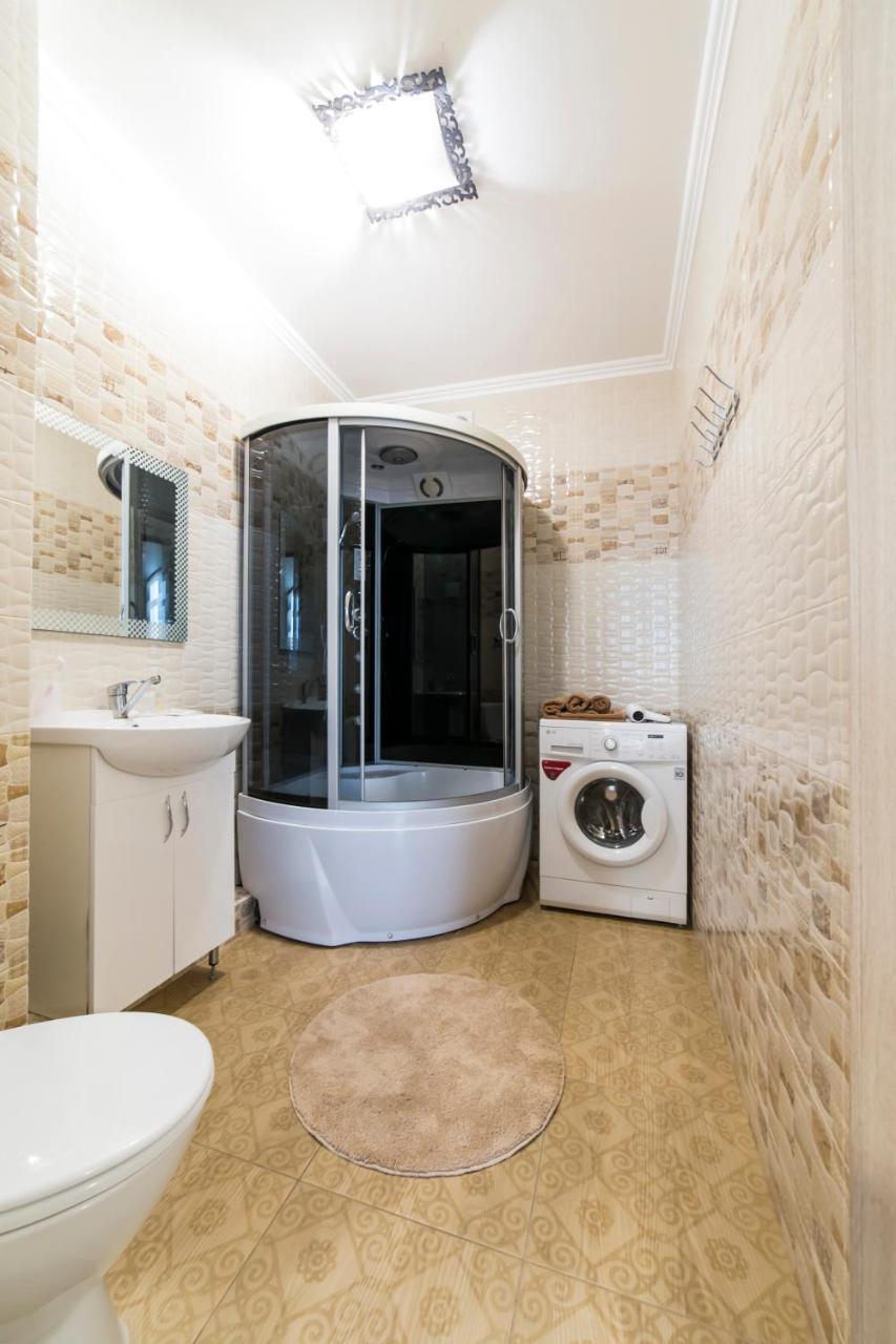 Studio Apartment On Bazhana Kiev Ngoại thất bức ảnh